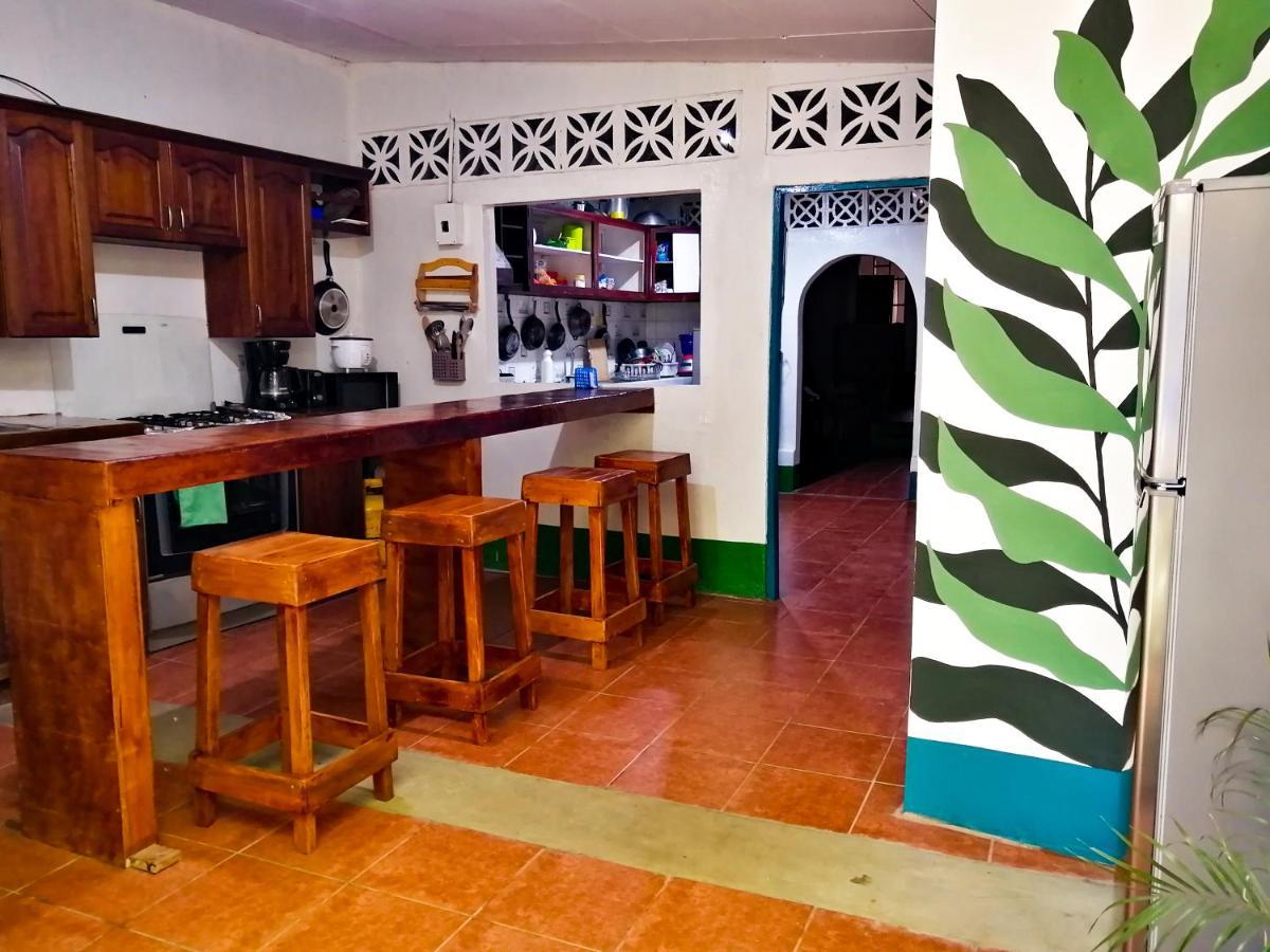 Hostal El Rio León Eksteriør bilde
