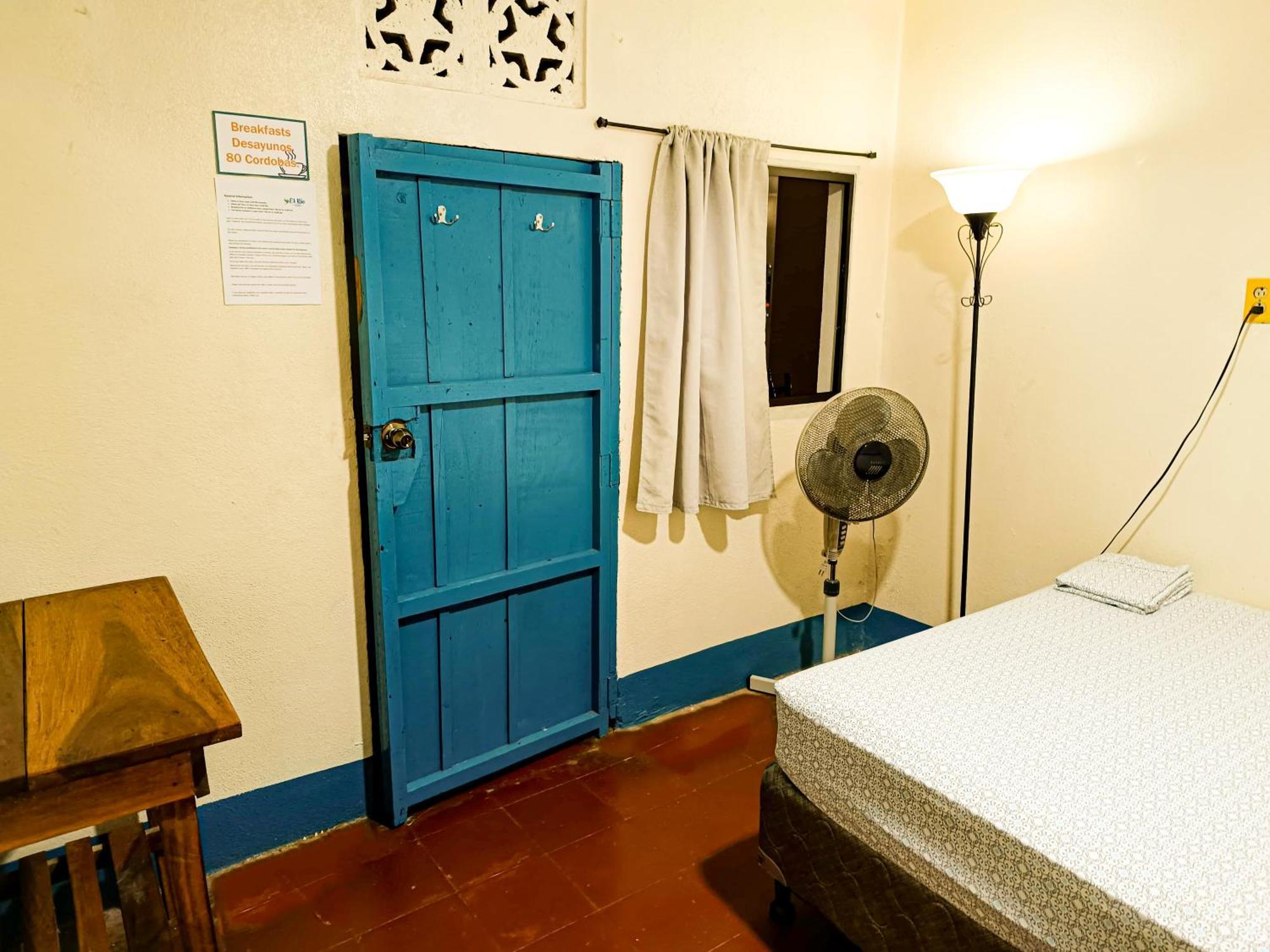 Hostal El Rio León Eksteriør bilde