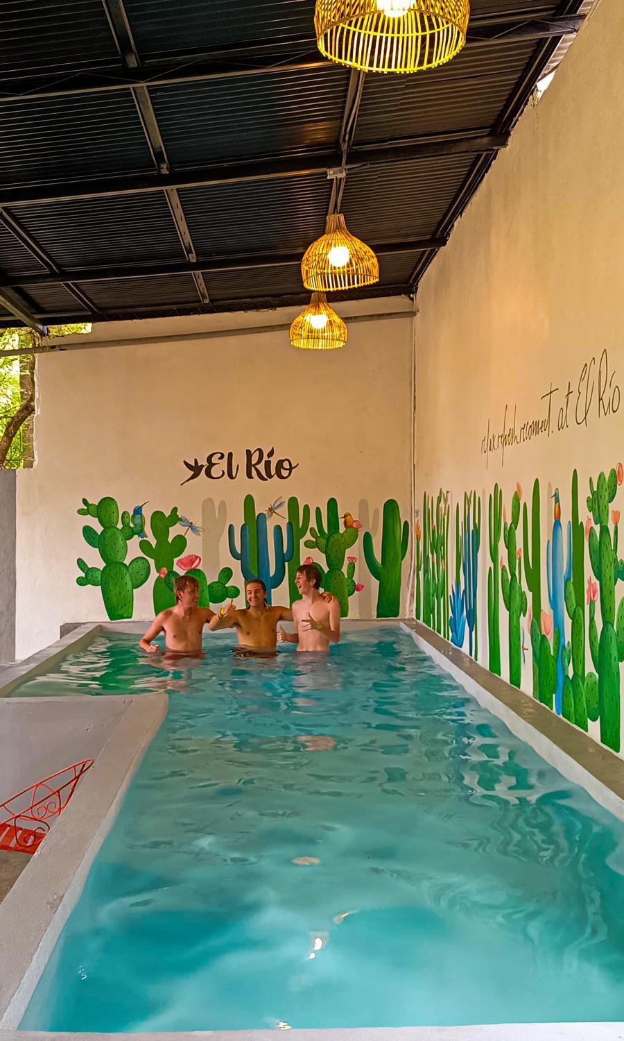 Hostal El Rio León Eksteriør bilde