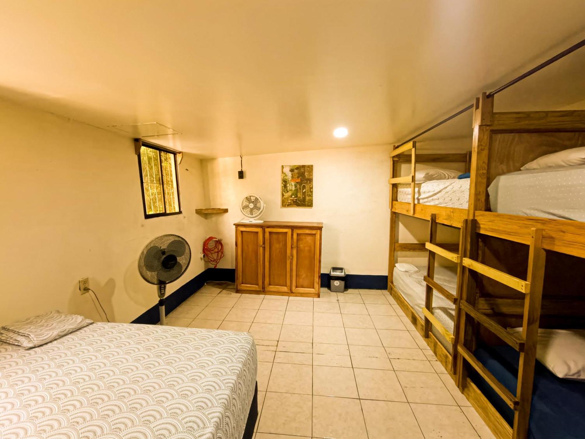 Hostal El Rio León Eksteriør bilde